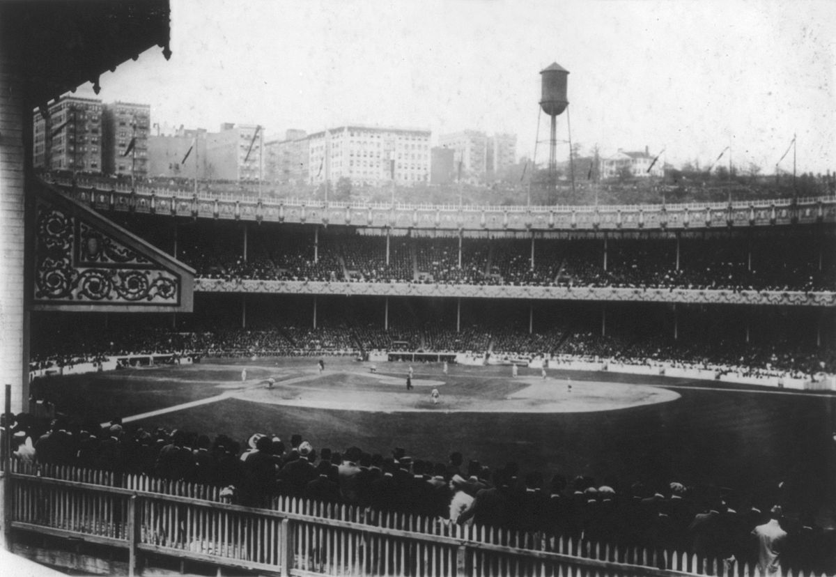 1200px-No_Known_Restrictions_Polo_Grounds_during_World_Series_Game,_1913_from_the_Bain_Collection_(LOC)_(434431507).jpg